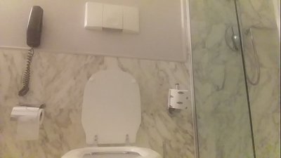 Дар ванна бо сурхча.